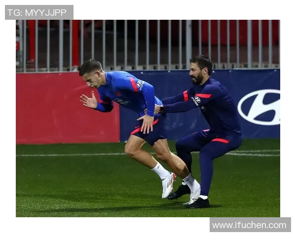 友谊赛平局AC米兰与马竞激战正酣全场观众热情高涨 友谊赛平局AC米兰与马竞激战正酣全场观众热情高涨