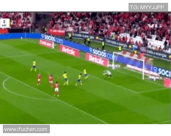 世界杯精彩对决里昂小胜本菲卡帽子戏法引爆全场战术分析揭秘 世界杯精彩对决里昂小胜本菲卡帽子戏法引爆全场战术分析揭秘